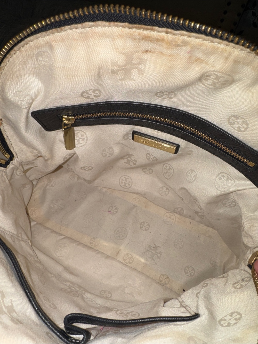 Tory Burch Bag Robinson Black Leather Perforated Dome Top Handle Bag - Picture 11 of 17